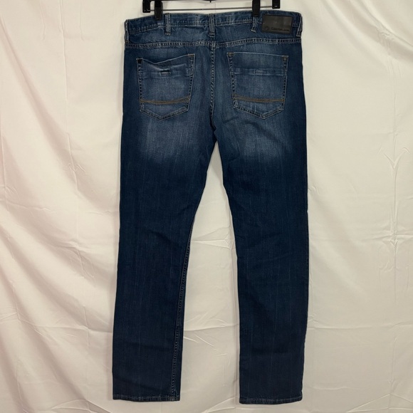 Calvin Klein Medium Wash, Medium Rise, Skinny Narrow Leg, Black Label Jeans - 36 - Picture 9 of 16